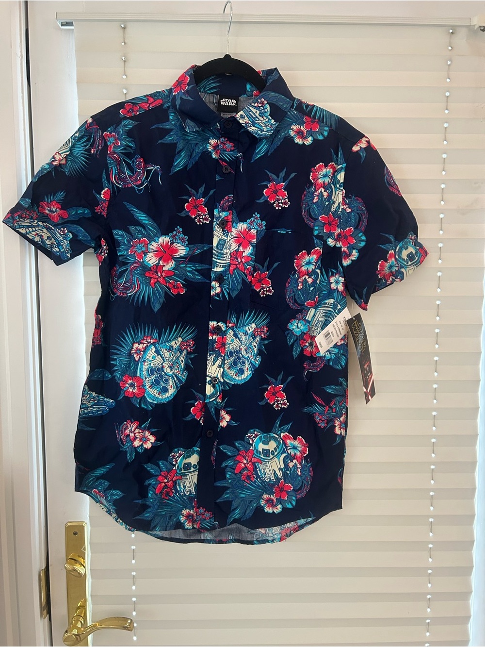NWT Star Wars men's Hawaiian button-down shirt print of R2-D2 Millennium Falcon